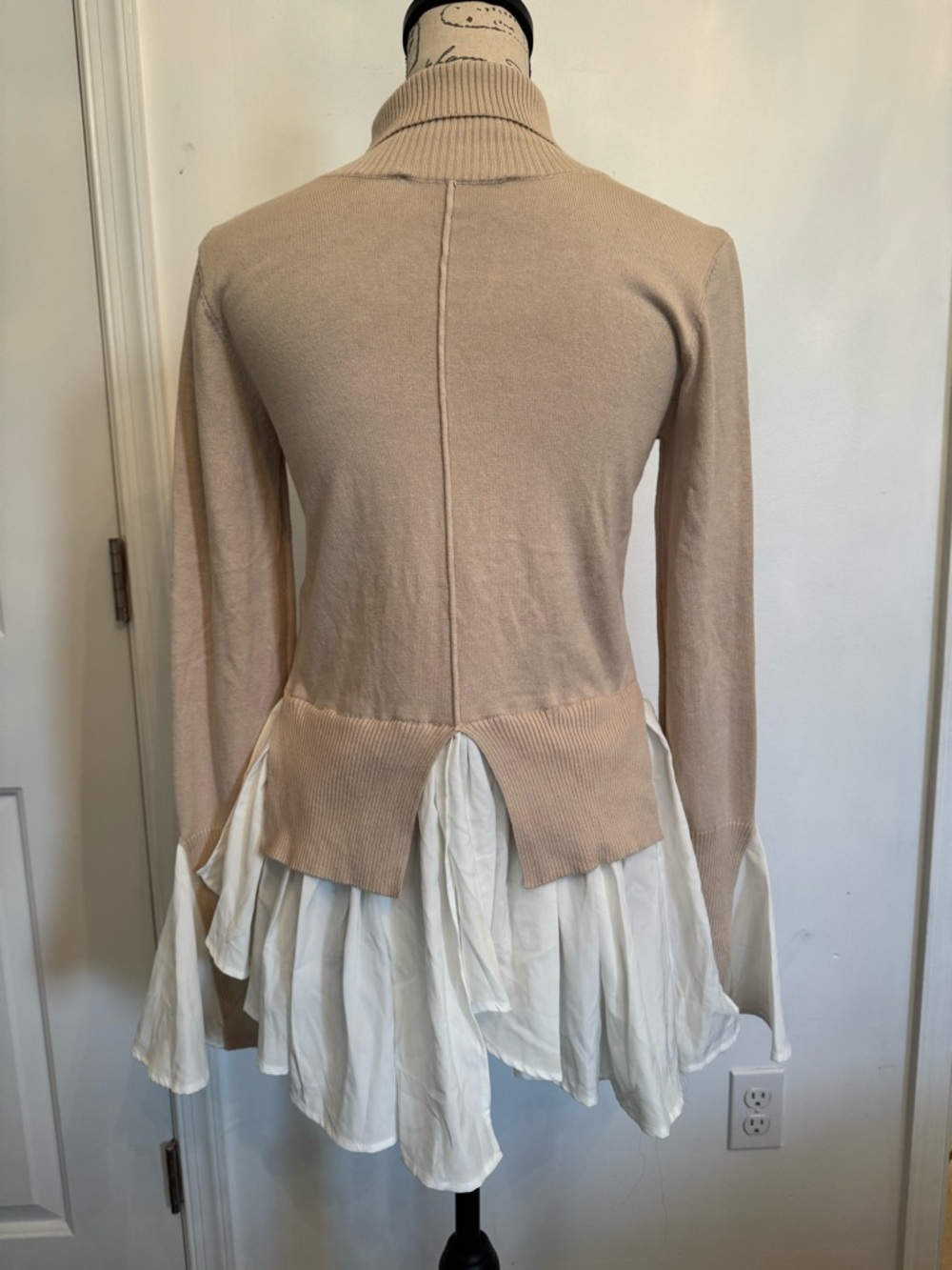 English Factory Sweater - Picture 4 of 4
